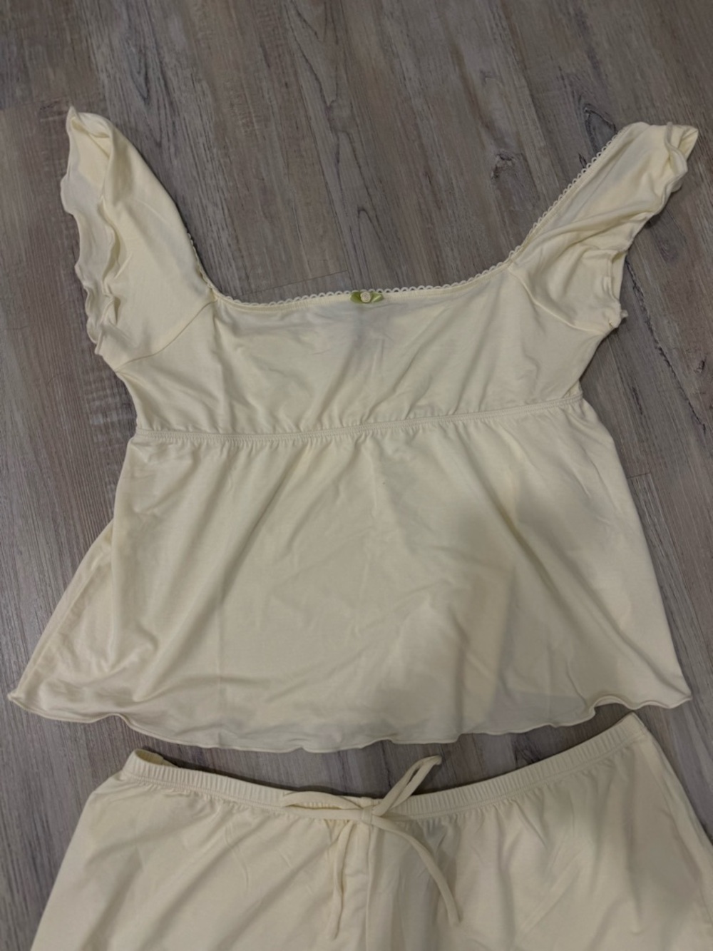 Re/Done Cream Two-Piece Sleep Set - Knit Tank & Drawstring Shorts - Picture 3 of 4